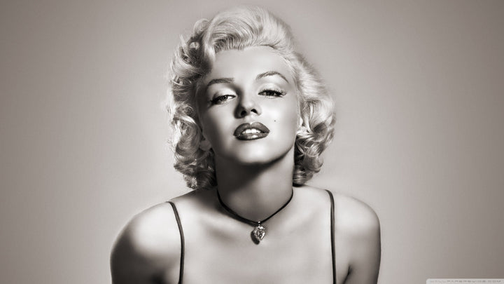 The Fascinating World of Vintage Fashion Icons