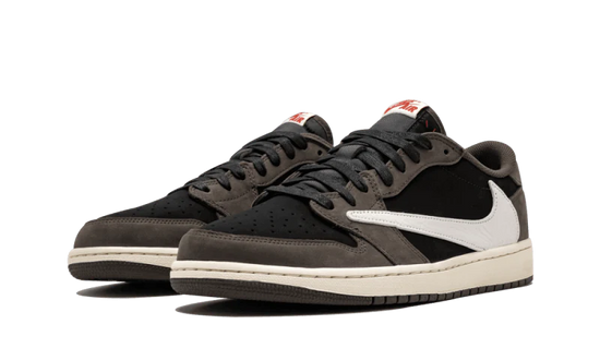 MOCHA SNEAKERS